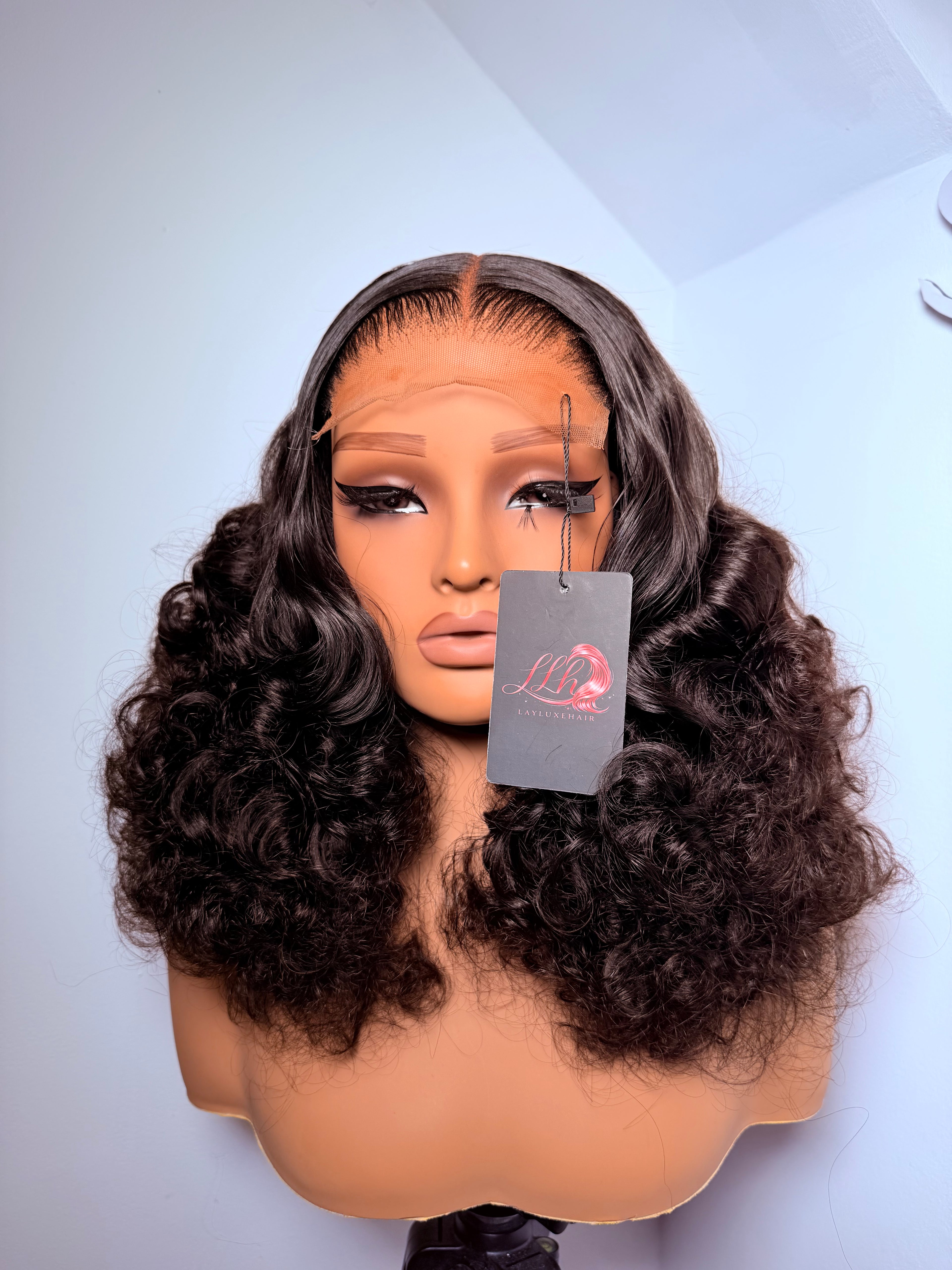 16” 5x5 lace front luxe bounce -300g (a 14” is used as display)