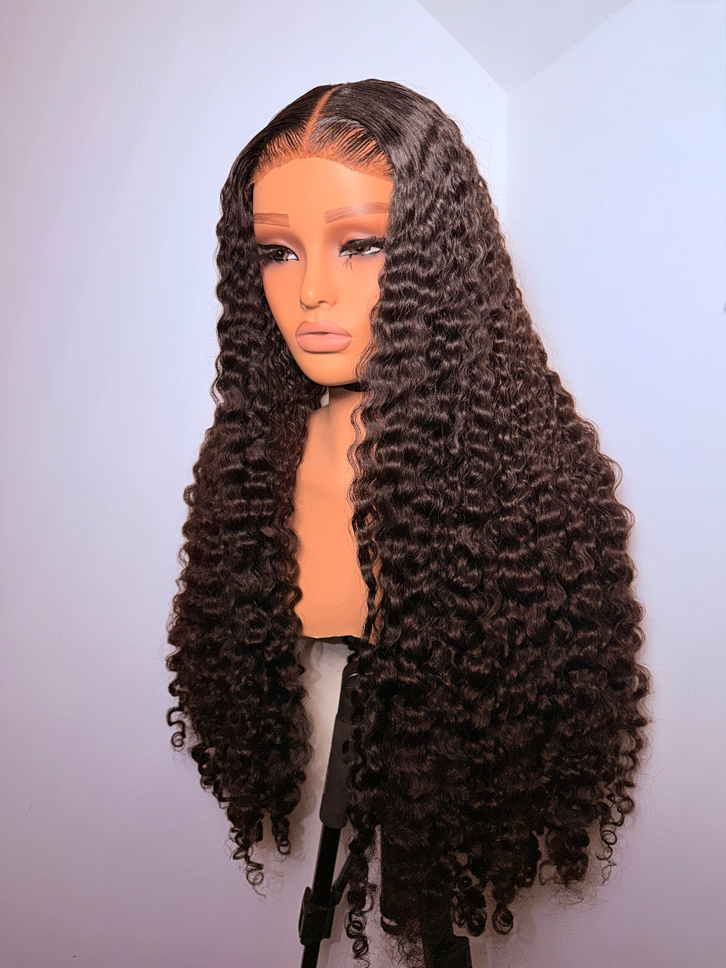 30” 5x5 lace front Layluxe pixie curls. Pre-bleached, pre-cut, pre-styled.