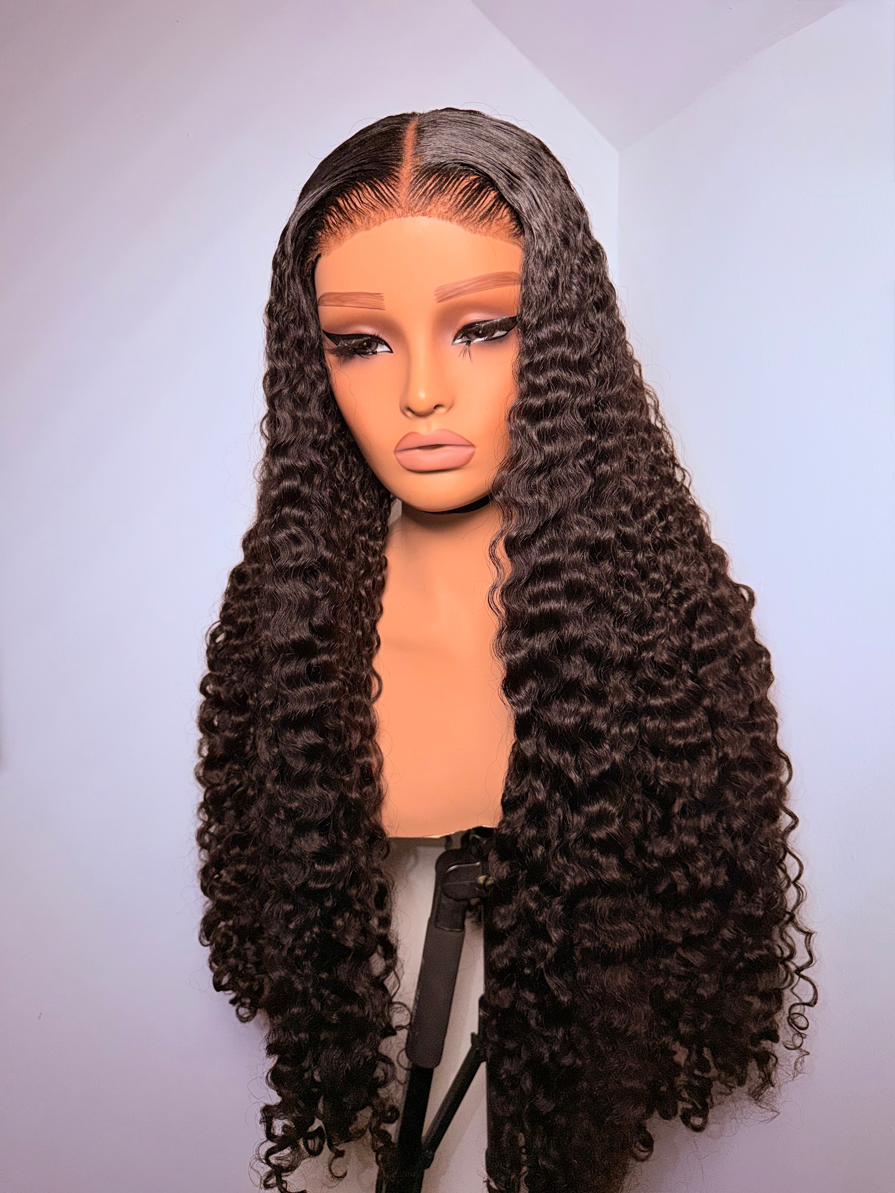 30” 5x5 lace front Layluxe pixie curls. Pre-bleached, pre-cut, pre-styled.
